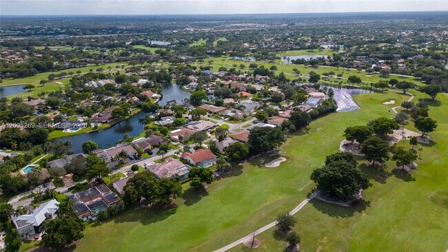 Building Photo - 8881 N Lake Dasha Dr