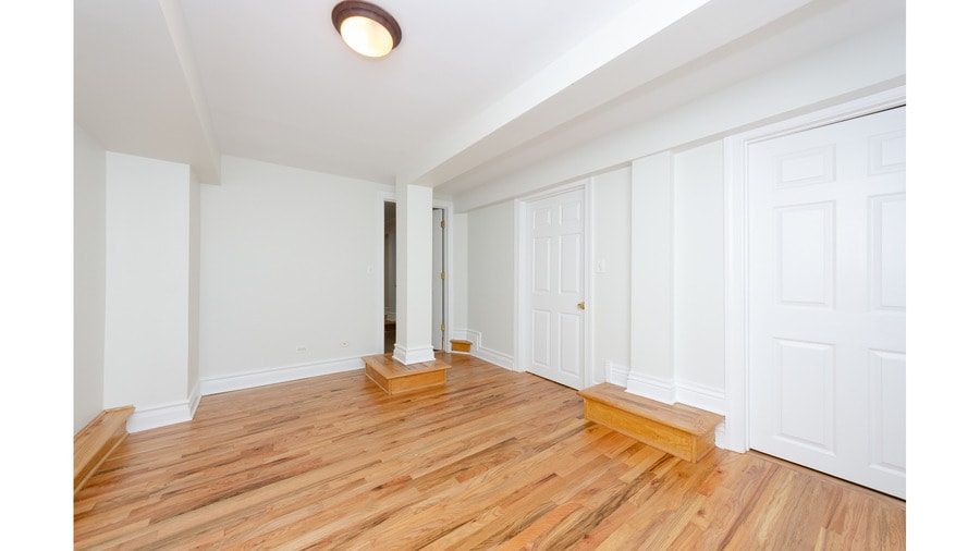 Building Photo - 944 W Montana St