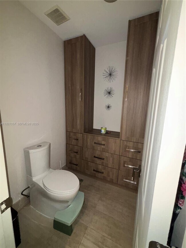 Building Photo - 16551 SW 75th St