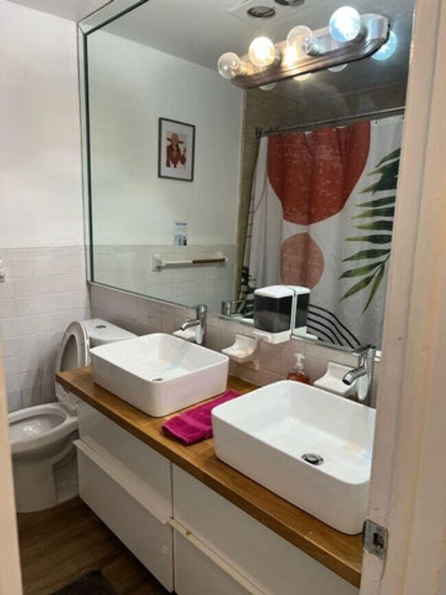 Building Photo - 923 Orange Isle