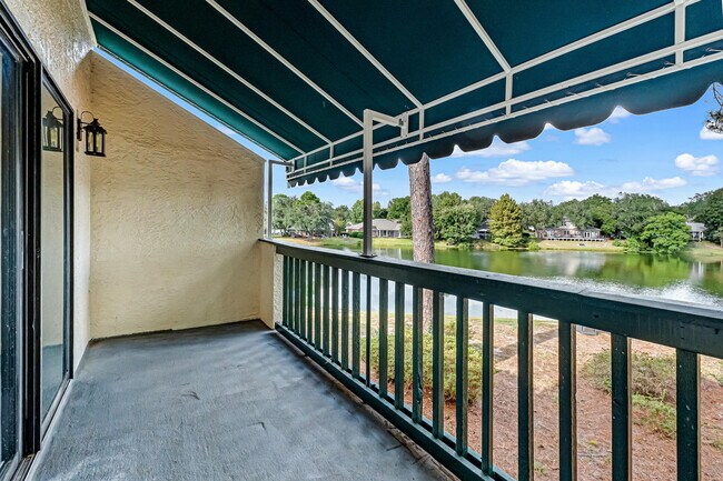Building Photo - 208 Southlake Ct