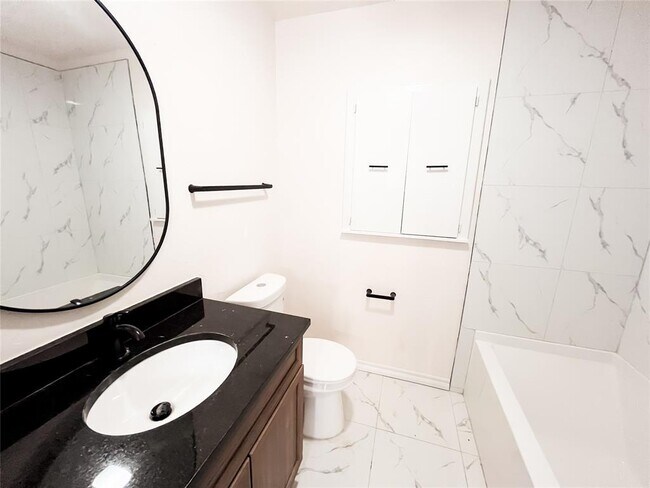 Building Photo - 10601 Tumilty Terrace