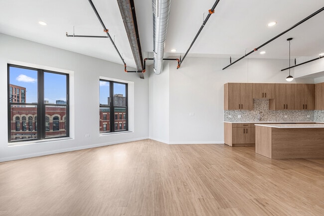 Building Photo - 805 N Milwaukee Ave