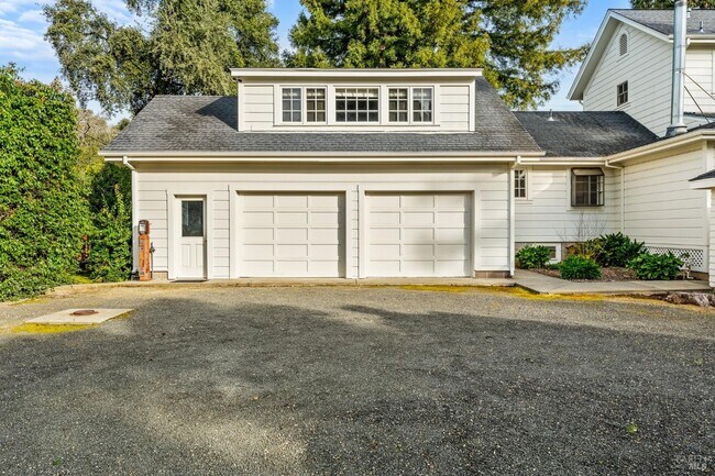 Building Photo - 2850 Silverado Trail N