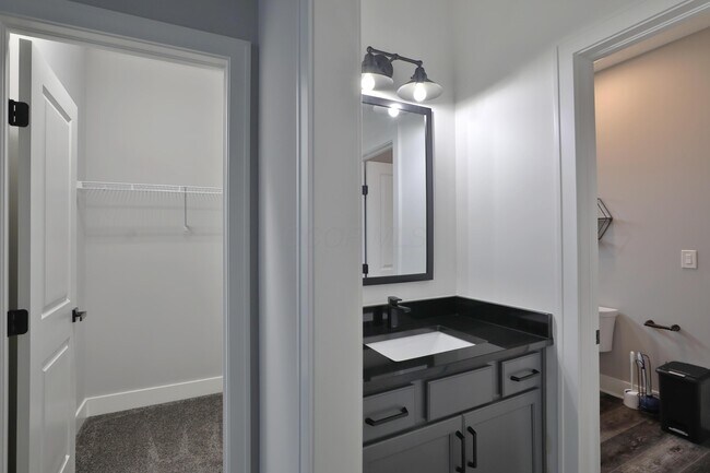 Building Photo - 2246 Koester