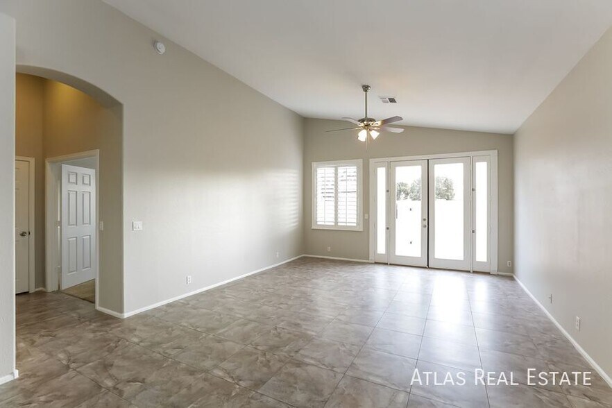 Building Photo - 931 N Beck Ct