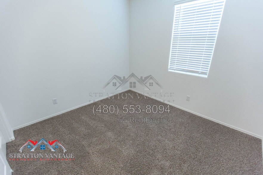 Building Photo - 1146 W Descanso Canyon Dr