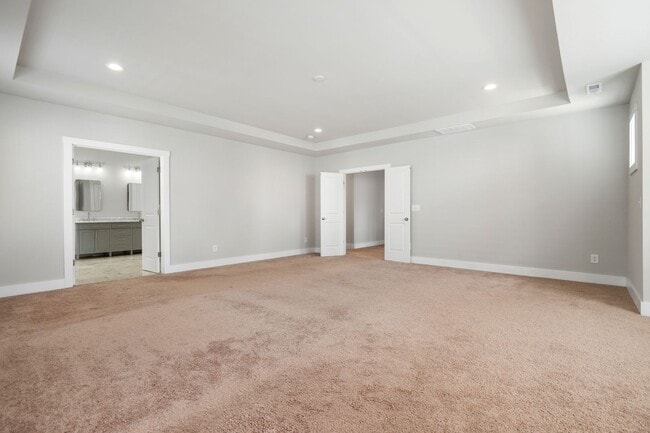 Building Photo - Available Now! Like New 4-Bed, 3-Ba in Durham w/ First Floor Bedroom!