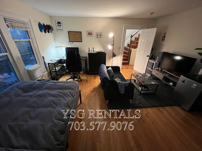 Building Photo - 25 Linwood St