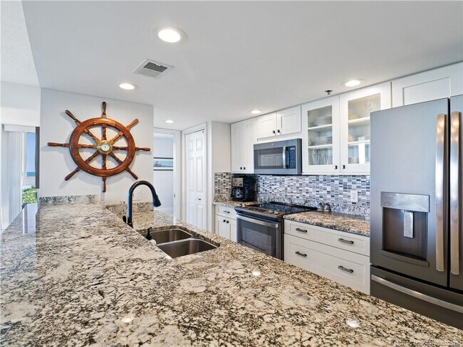 Building Photo - 2700 N Hwy A1A