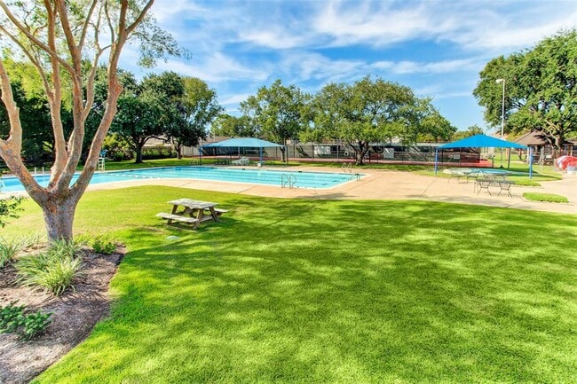 Building Photo - 10806 Wickersham Ln