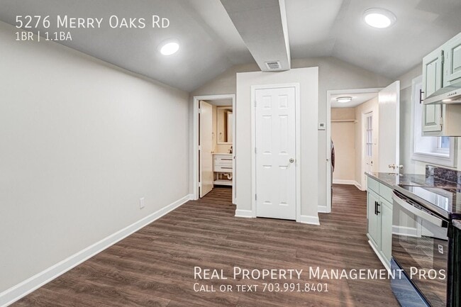 Building Photo - 5276 Merry Oaks Rd