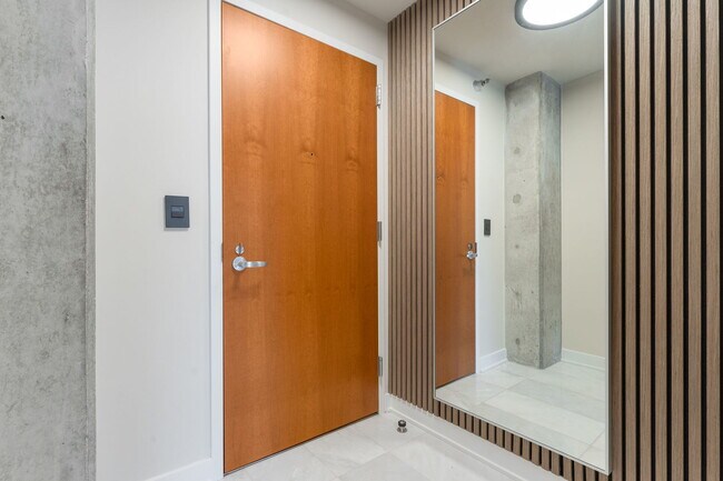 Building Photo - 235 W Van Buren St