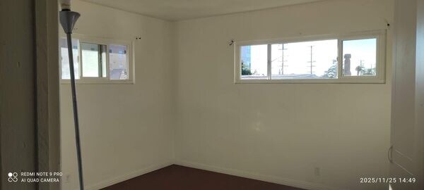 Building Photo - 909 W Hellman Ave