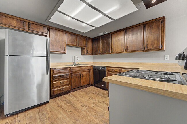 Building Photo - 1142 Nadene Dr