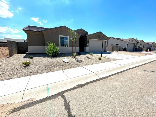 Building Photo - Beautiful 2024 Built 3 Bedroom Home in Legacy Ranch!