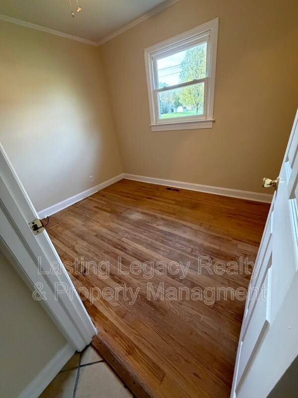 Building Photo - 218 Spring St