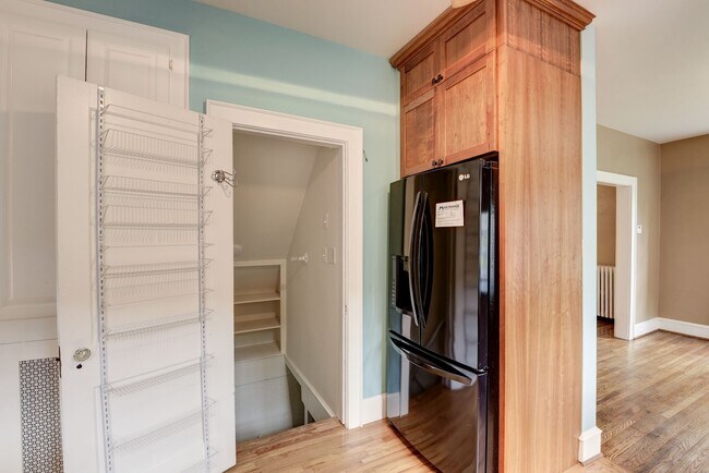 Building Photo - 3 Bed 2.5 Bath - Takoma Park Craftsman - Spacious Rear Deck