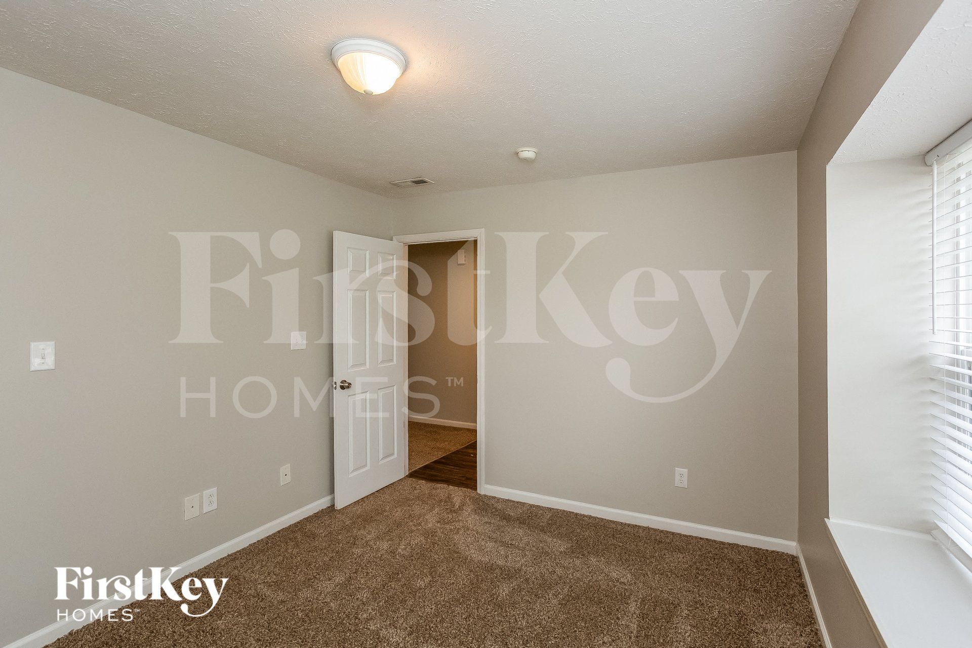 Building Photo - 14904 Dry Creek Rd