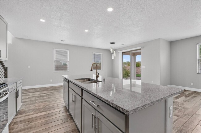 Building Photo - 5603 Linq Ct NE