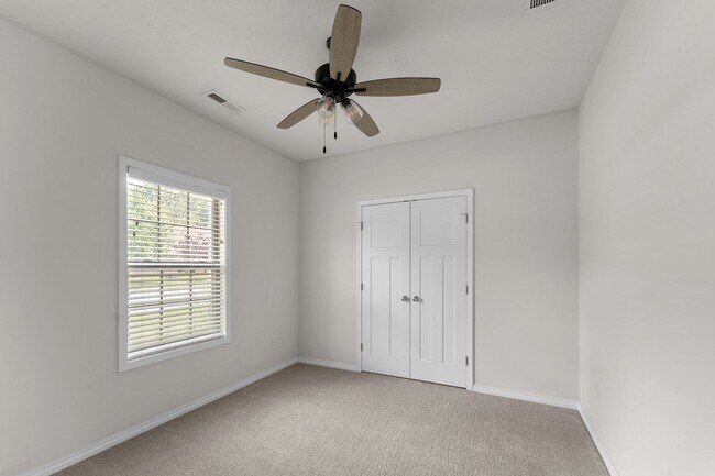 Building Photo - NEW LUXURY 3 BED 2 BATH 2 CAR GARAGE DUPLEX