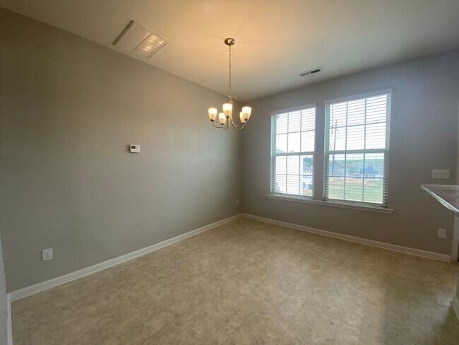 Building Photo - **Charming 3/2.5 Townhome in Clayton**