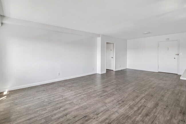 Building Photo - 25 Cartright St