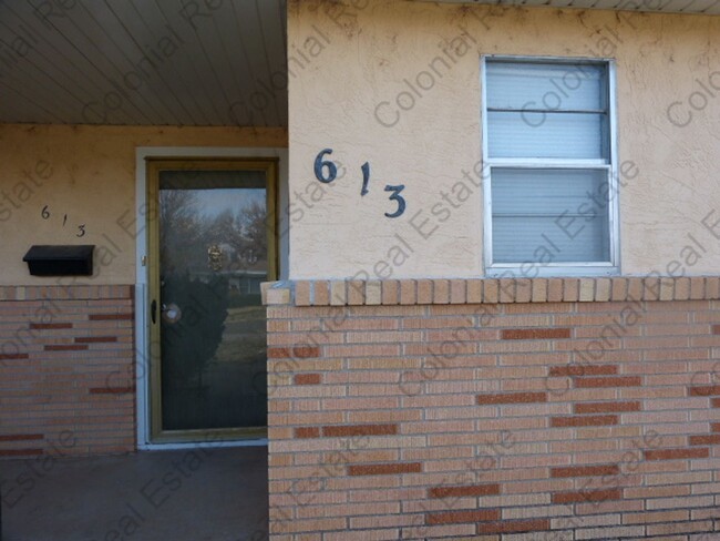 Building Photo - Spacious Home with Natural Light!