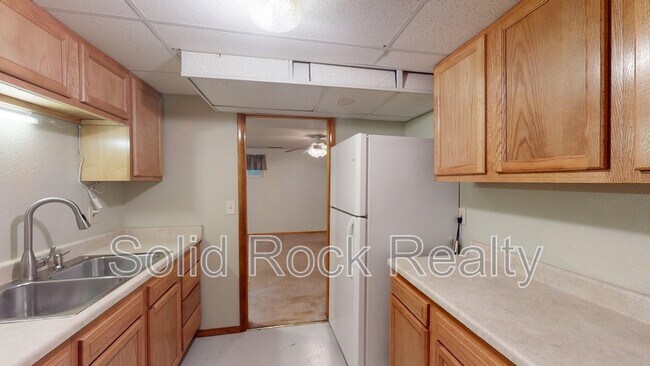 Building Photo - 2527 Mt Vernon St