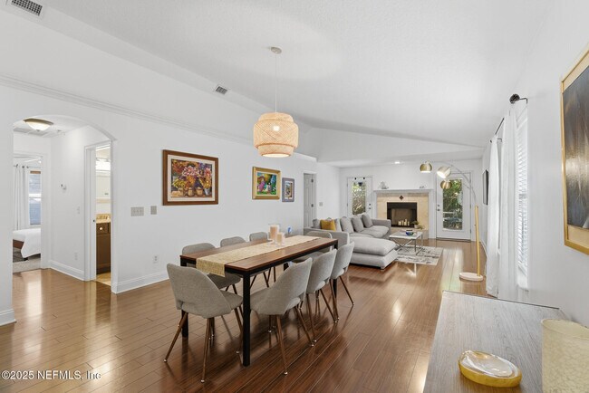 Building Photo - 128 Seminole Rd