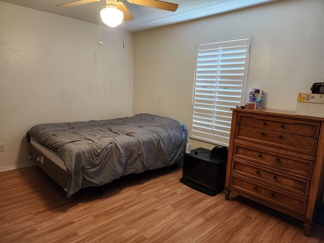 Building Photo - Spacious  2 Bedroom 2 Bathroom home Coming Soon!