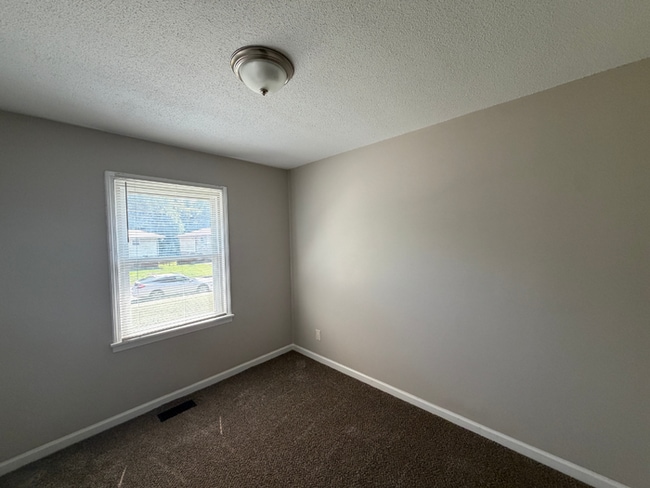 Building Photo - 3BR/2BA Huntsville Rental with 1-Car Garage, Hardwood Flooring & Fenced Yard