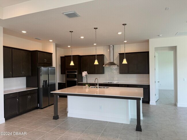 Building Photo - 2005 Divot Dr