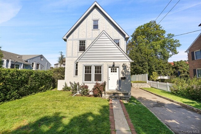 Building Photo - 288 Crestwood Ave