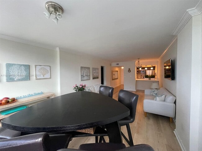 Building Photo - 209 N Fort Lauderdale Beach Blvd