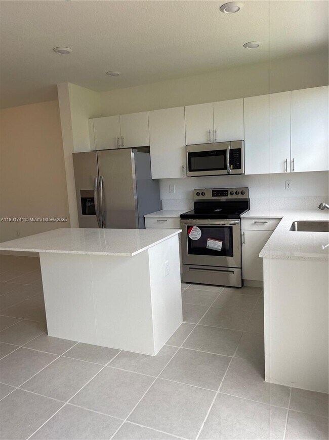 Building Photo - 28569 SW 132nd Ct