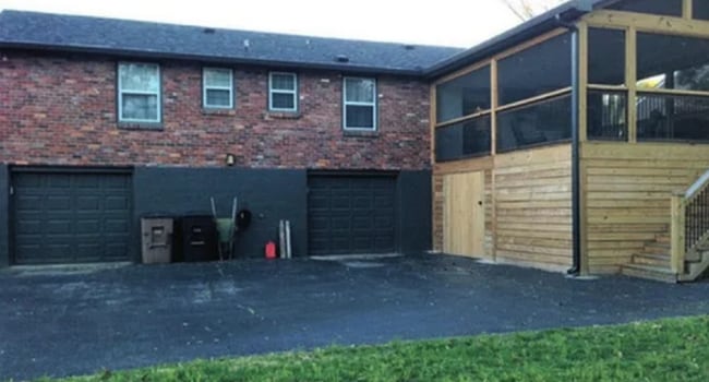 Building Photo - Updated 3 bed 2 bath. Garage and screened porch