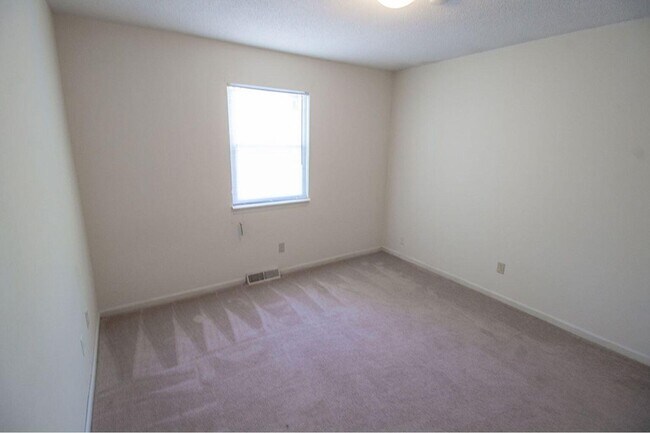Building Photo - 3600 Hermitage Rd