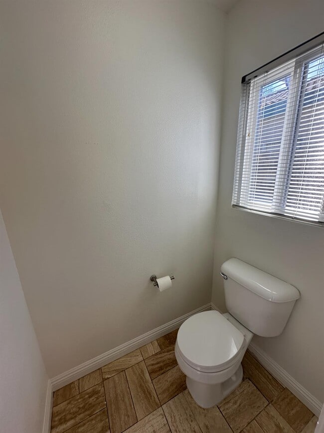 Building Photo - 7351 N Bain Ave