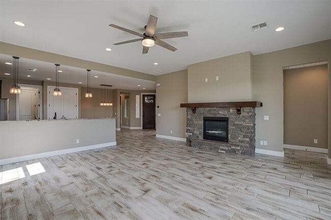 Building Photo - 1478 Varsity Dr