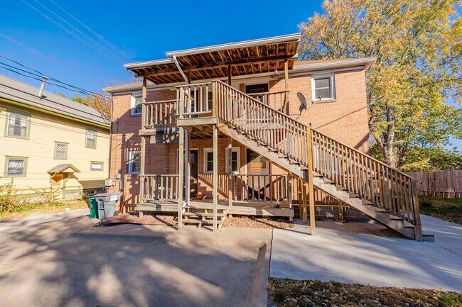 Building Photo - 1425 S 11th St