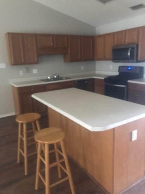 Building Photo - 326 Spring Lake Dr N