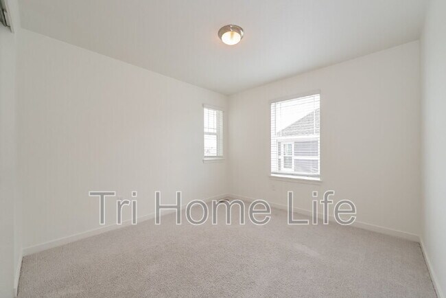 Building Photo - 17676 Olive St