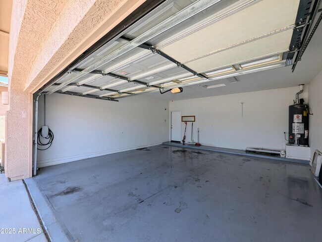 Building Photo - 16777 W Southampton Rd