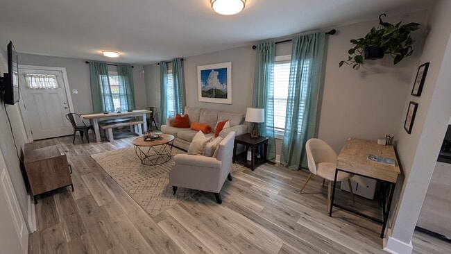 Building Photo - 619 S 14th St