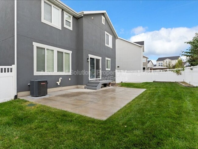 Building Photo - 13972 S Overwatch Dr