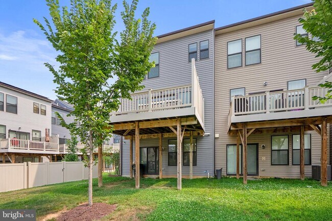 Building Photo - 10313 Vista Meadow Way