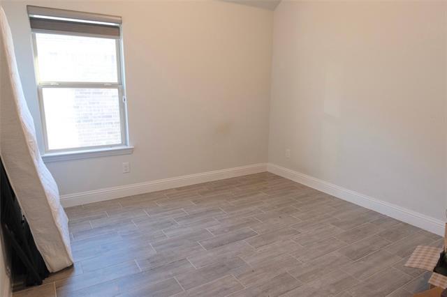 Building Photo - 5928 Pine River Ln