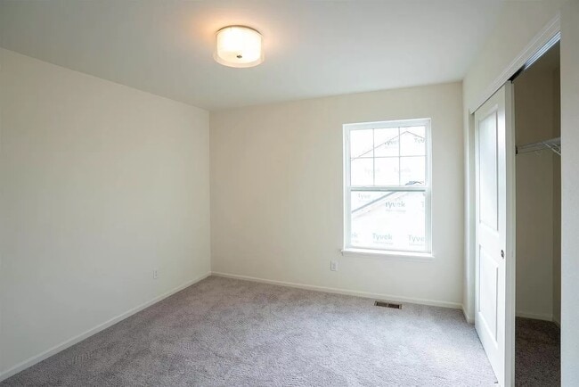 Building Photo - 2319 Lonnie Ln