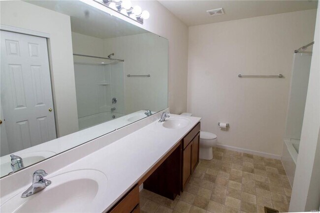 Building Photo - 212 Pearl Vista Dr